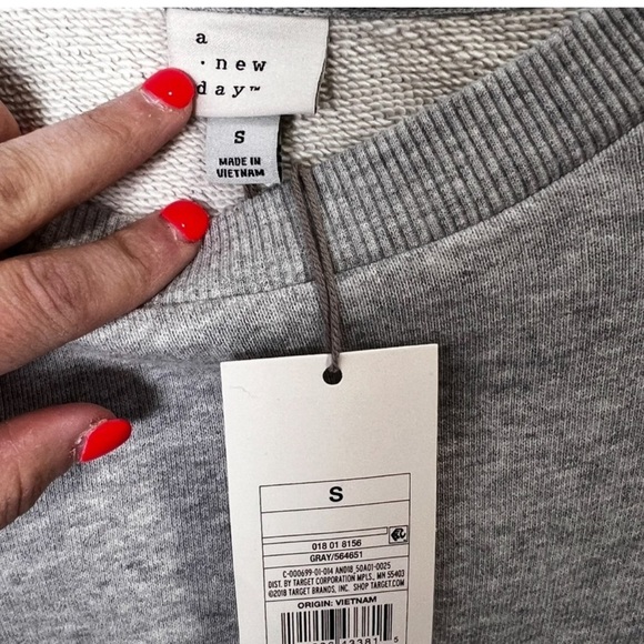 A New Day Gray Puff Sleeve Crewneck Sweatshirt Women’s Small NWT - Picture 3 of 3